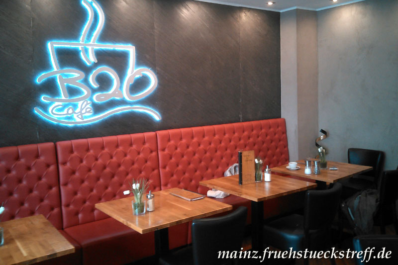 Café B20 in Mainz. © 2025 by Klaus Schultheis